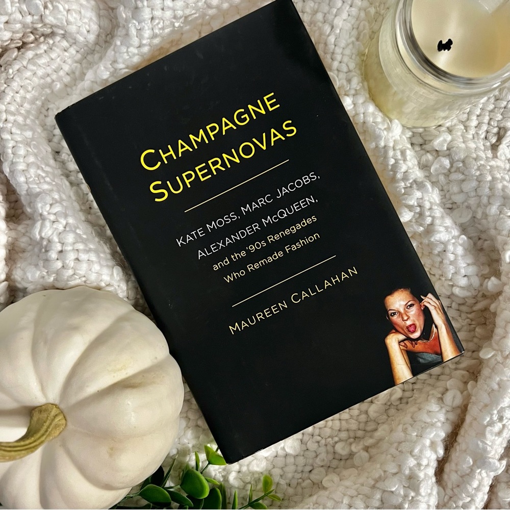 📚SPECIAL 3/$21 BOOKS!! 📚 
CHAMPAGNE SUPERNOVAS by Maureen Callahan